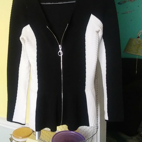 Sweater - Picture 4 of 5